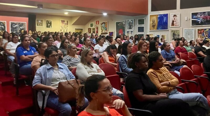 Palestra sobre autismo promove reflexão e troca de experiências em São Gonçalo do Rio Abaixo