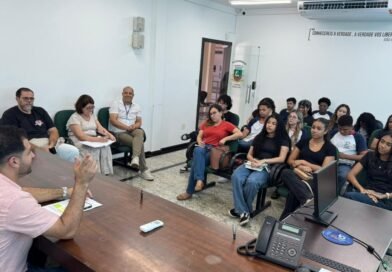 Câmara de João Monlevade promove reunião sobre recursos para formatura de alunos da rede pública