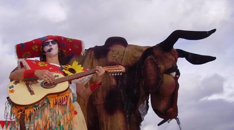 FESTIVAL DE CULTURA POPULAR CELEBRA AS RAÍZES ANCESTRAIS DO SAMBA 
