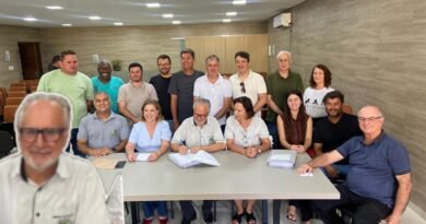 Dr. Laércio assina contrato para construção de novo Cemei no bairro Planalto