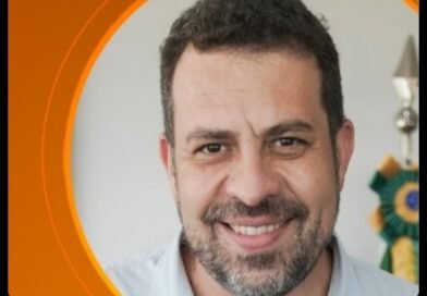 Fim da escala 6×1 e regulamentação do trabalho por aplicativos são destaques do “Bom Dia, Ministro” com Guilherme Boulos