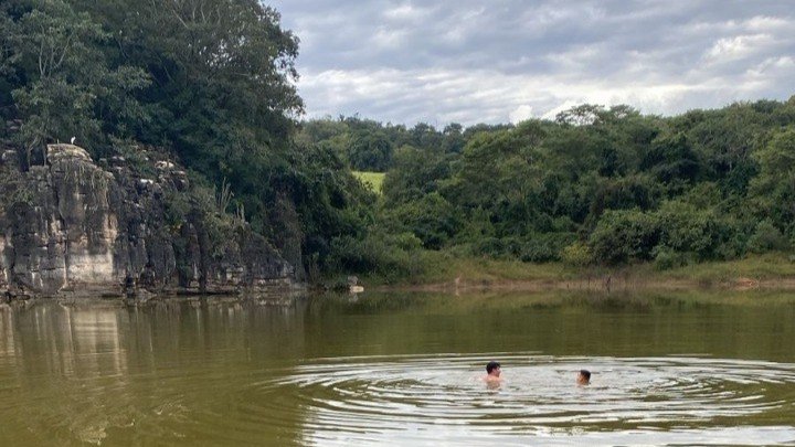 HOMEM SE AFOGA EM LAGOA E MOBILIZA BOMBEIROS DA COMPANHIA DE SETE LAGOAS (OCORRÊNCIA EM ANDAMENTO)