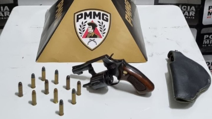 SANTA BÁRBARA – HOMEM É PRESO POR AMEAÇA E POSSE ILEGAL DE ARMA DE FOGO